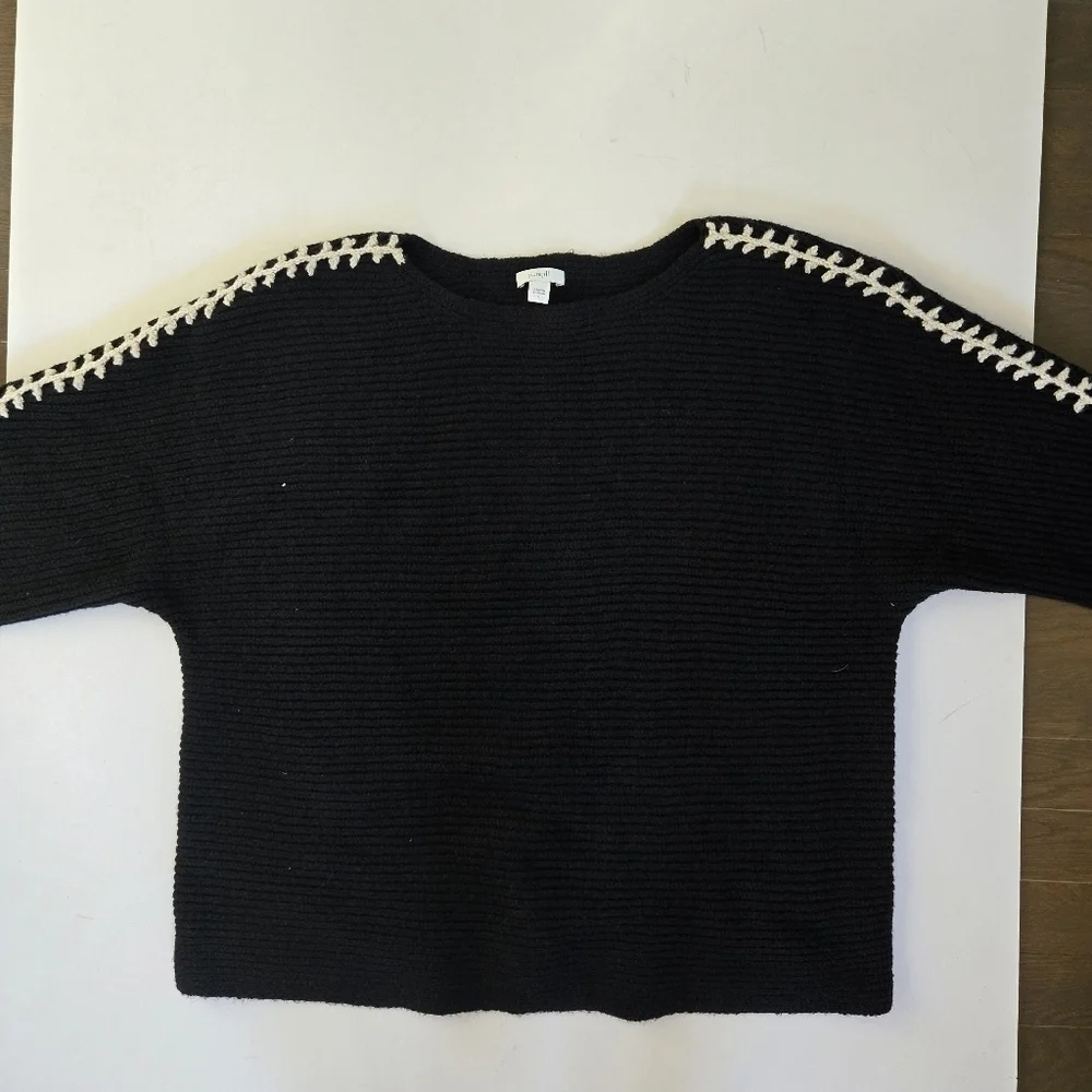 Pure Jill by J.Jill crew neck wide neck black with embroidered arm detail sz L